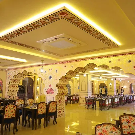 Hotel Sahibs Royal Ville - 500M From Taj Mahal-3